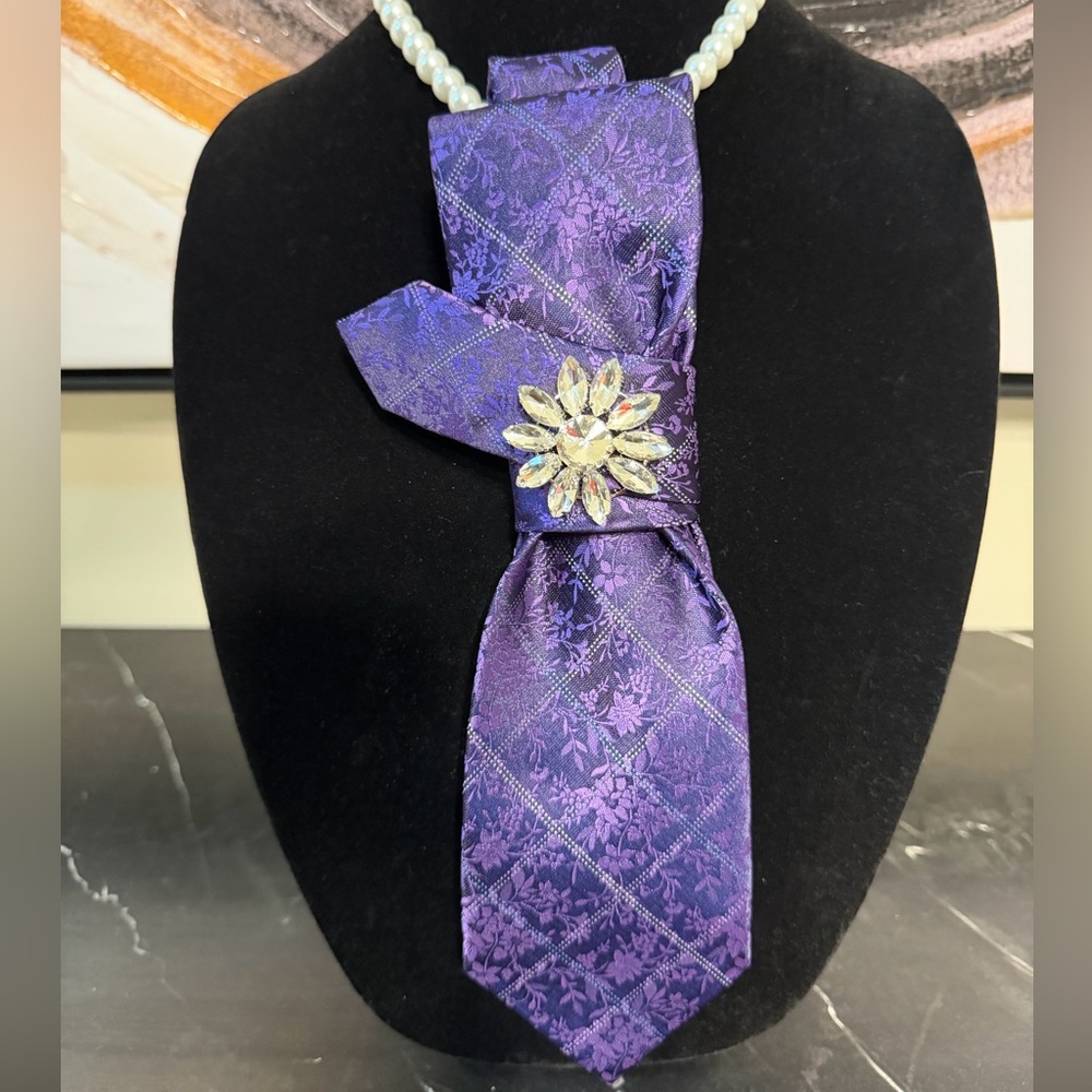 Elegant Purple Brooch Necklace